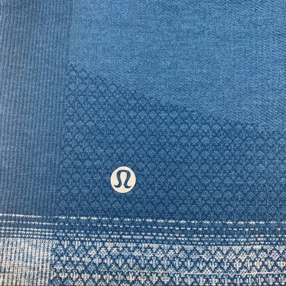 Lululemon Seamlessly Street Crop Heathered Poseidon crop leggings size 8 - Picture 7 of 12